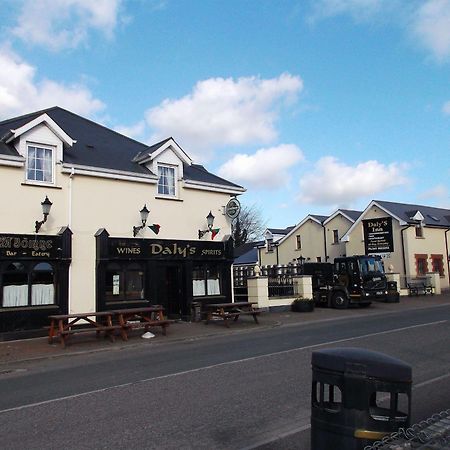 Dalys Inn ドノレ エクステリア 写真
