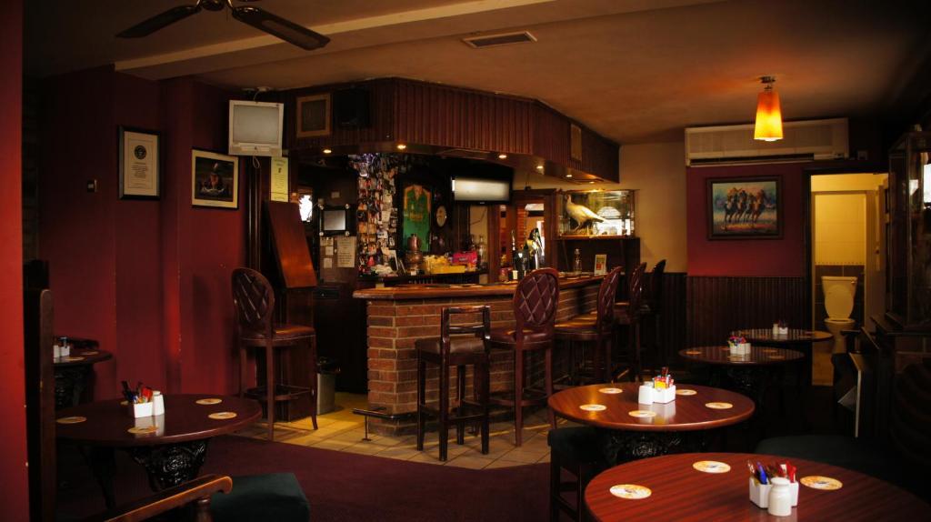 Dalys Inn ドノレ エクステリア 写真