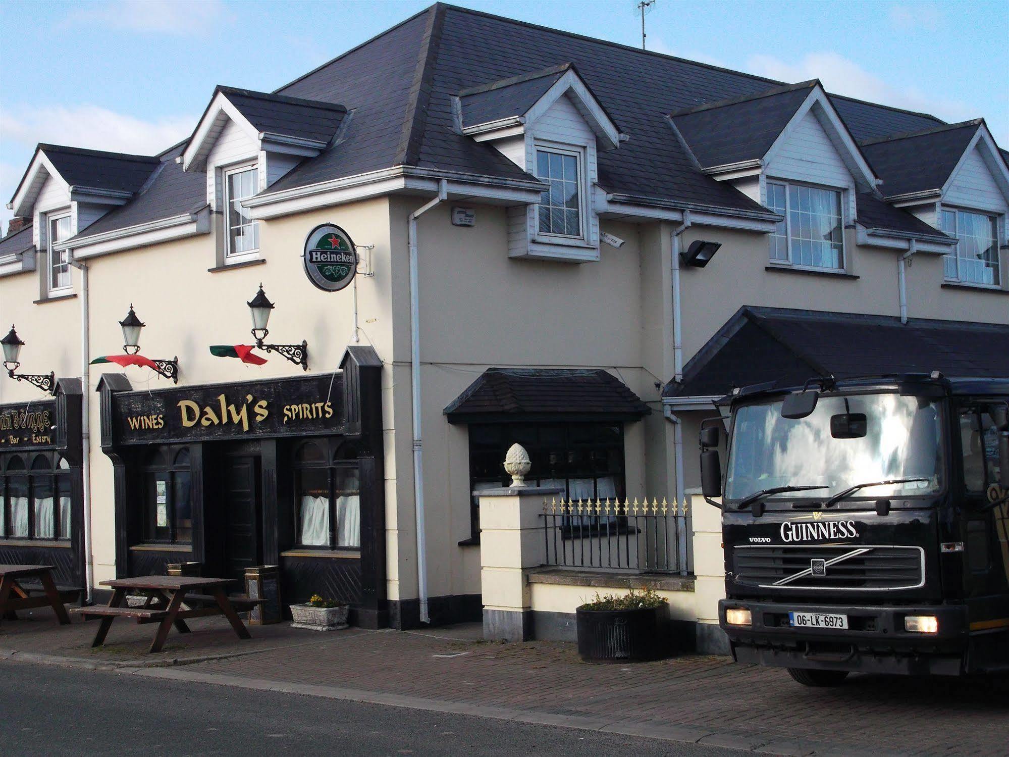 Dalys Inn ドノレ エクステリア 写真