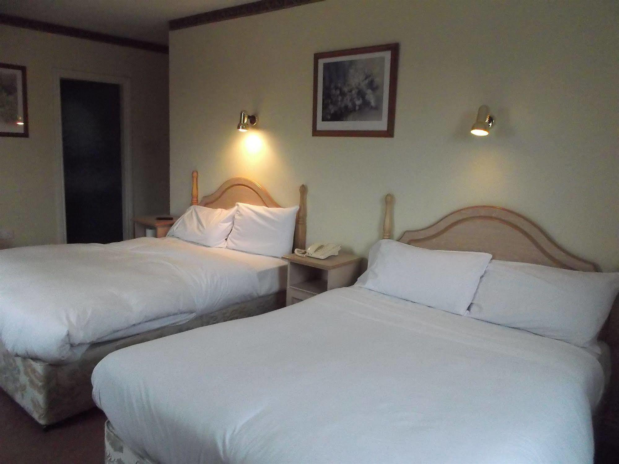 Dalys Inn ドノレ エクステリア 写真
