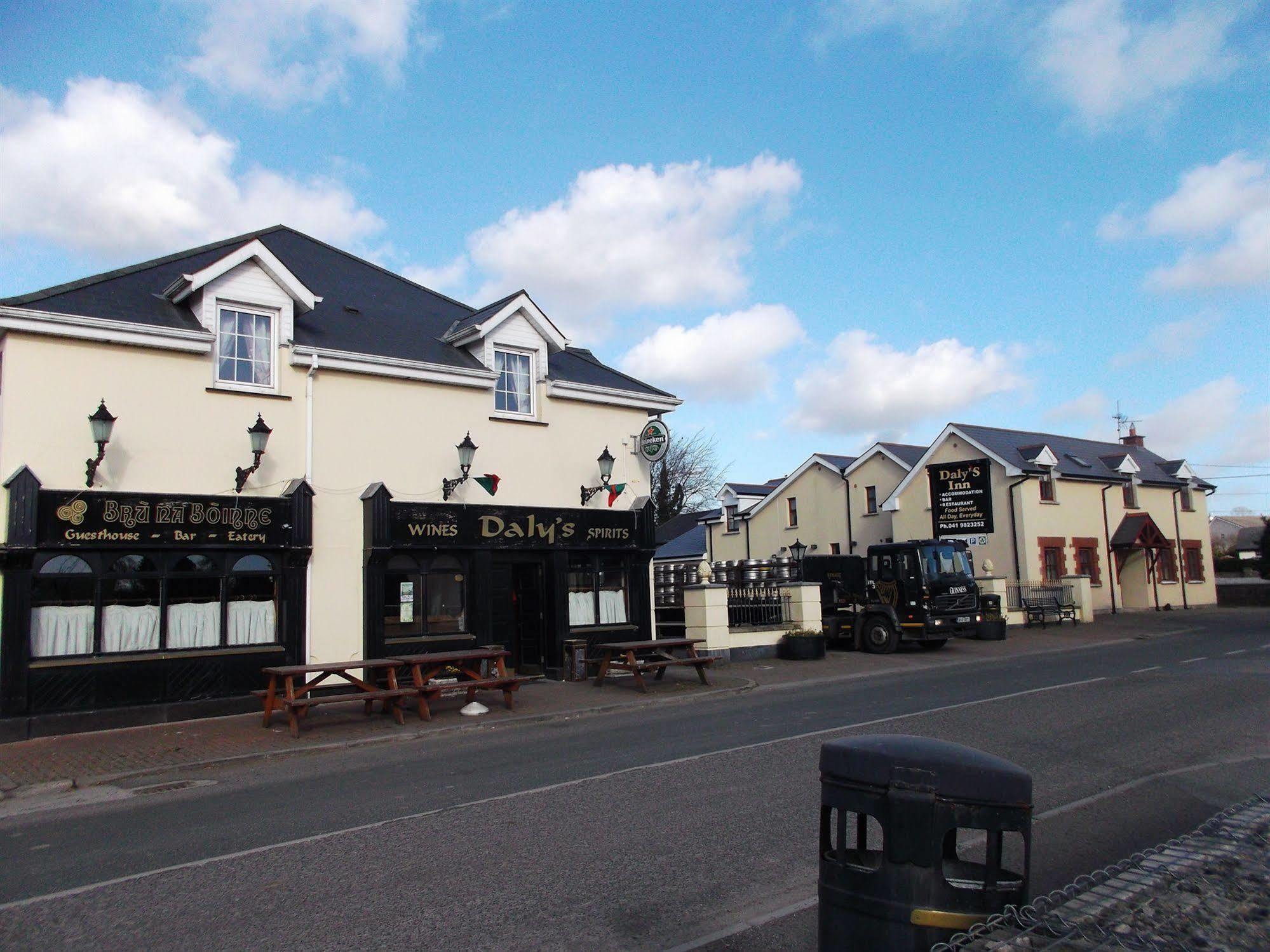 Dalys Inn ドノレ エクステリア 写真